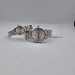 ساعت ست زنانه و مردانه پرستیژ مدل P9204 لیمیتد ادیشن با صفحه نقره‌ای و بند استیل لوکس - Image 2